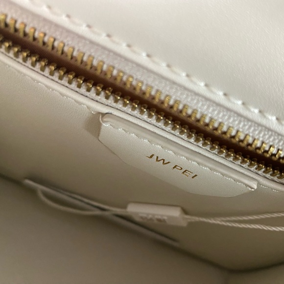 JW PEI The Fae Acrylic Chain Top Handle Bag - Beige & Brown Croc × 1 - Picture 7 of 10